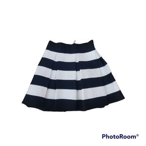 Touch Me skater flared skirt size Large Black White